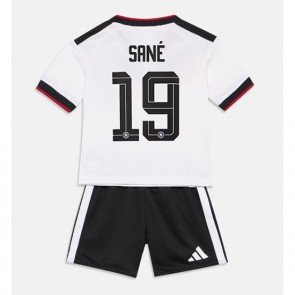 Tyskland Leroy Sane #19 Replika Hemmatröja Barn VM 2026 Kortärmad (+ Korta byxor)
